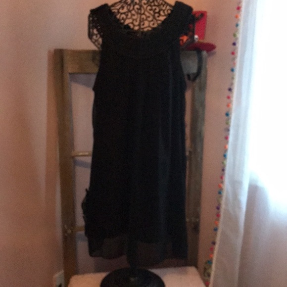 Black mini dress size medium - Picture 5 of 6